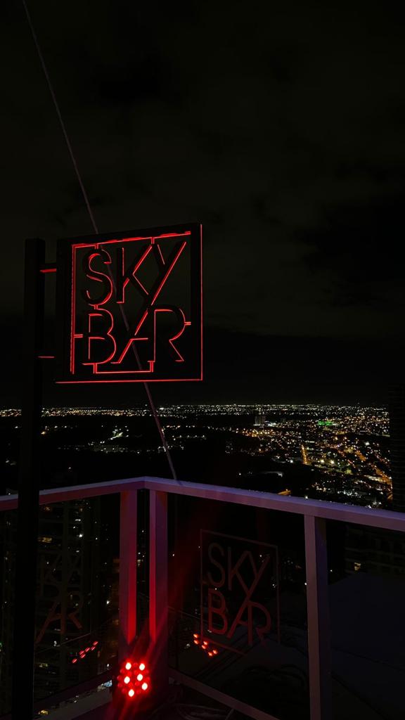 Sky Bar vista noturna